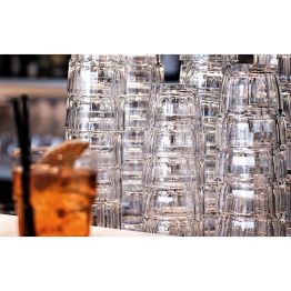 Rock Bar - Stohovateln�, robustn� sklenice v proveden� vytvrzen�ho skla. U�et�� m�sto na Va�em baru a nezran� Va�e hosty i p�i ne�etrn�m pou��v�n�.