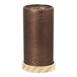 Sv�cen BLUSH hn�d� barva hod� se k modern�m materi�l�m na mal� stoly mo�no pou��t se sv��kami LED.